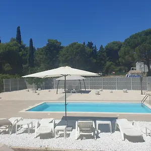 https://grey-pearl.in-istria.net