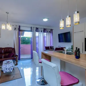 https://magic-holiday-apartment.in-istria.net