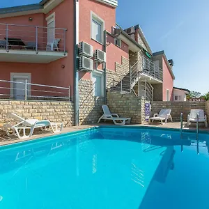 https://apartmani-villa-dedukic.in-istria.net